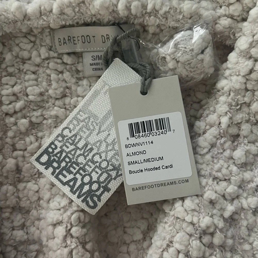 NWT Barefoot Dreams S/M Boucle Hooded Cardi in Almond - Picture 8 of 8